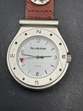 Vintage Brookstone Golf Themed Quartz Pocket Watch Men Silver Snap-on 43.6MM